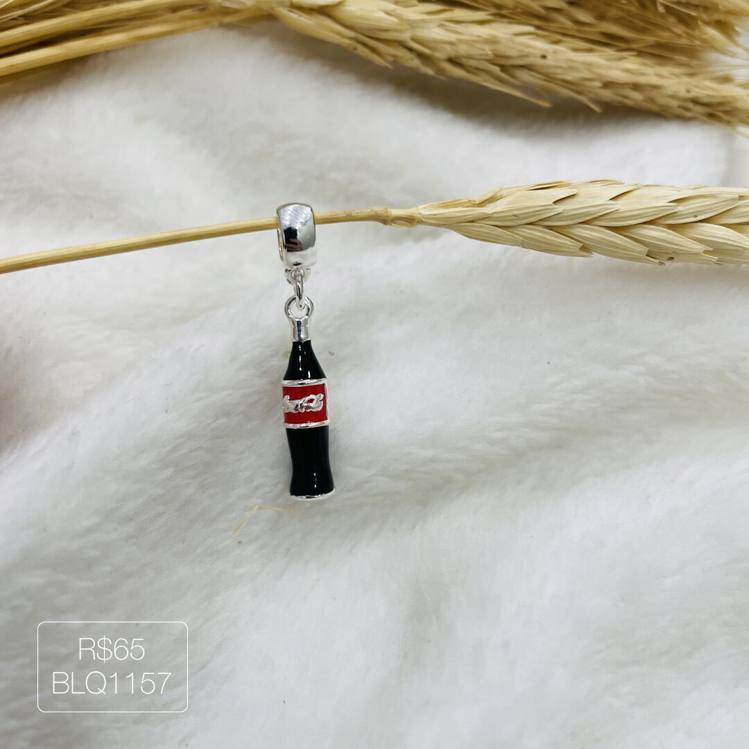 Berloque Coca Cola Garrafa Pendurado Esmaltado Prateado